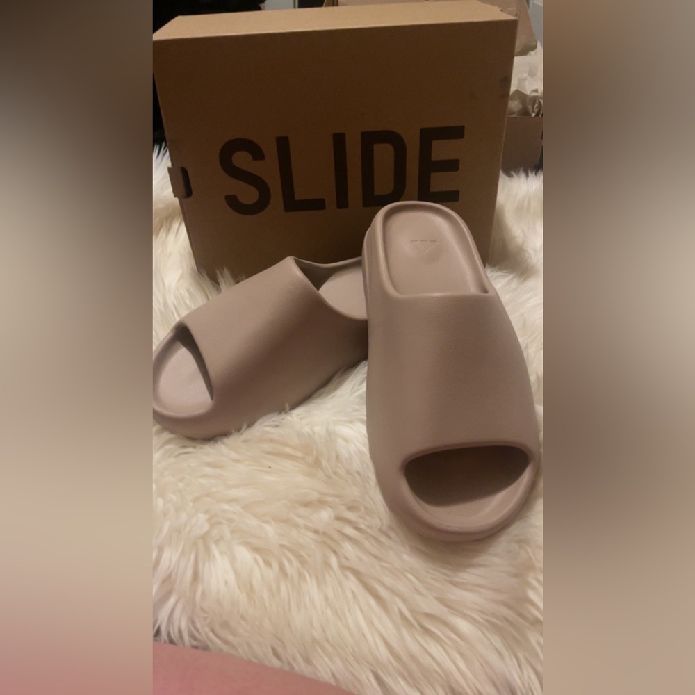 Adidas Yeezy Slide Pure (restock pair)